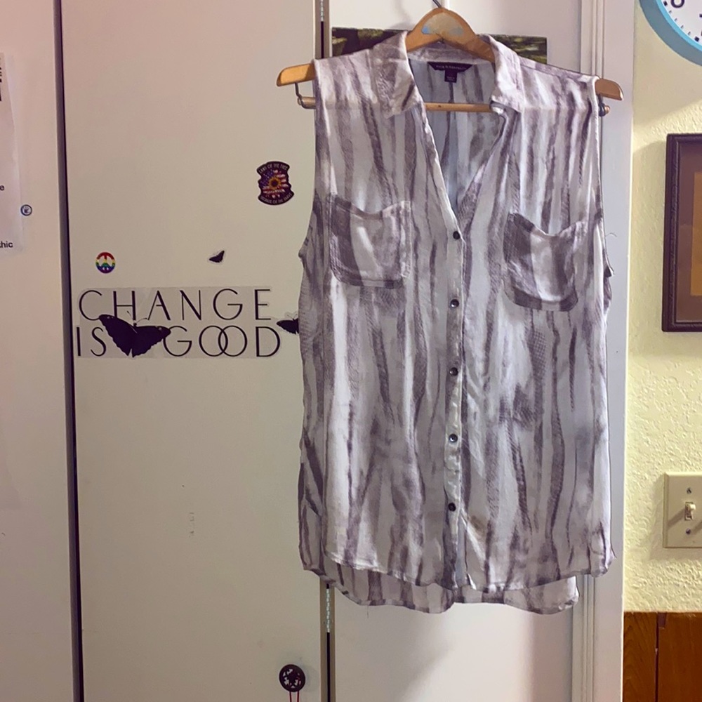 XL Button down blouse-